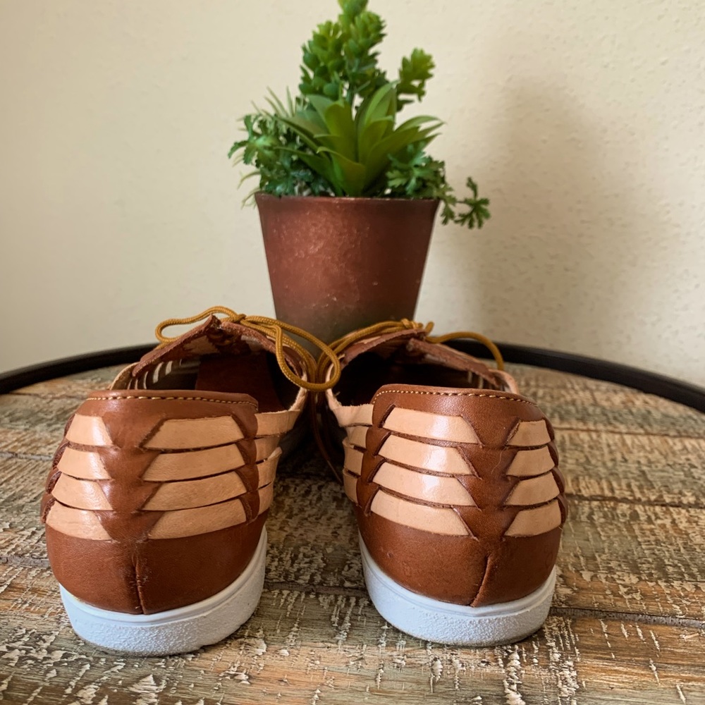 HUARACHE - beautiful two-tone leather with unique rubberized soles - size 7 - Picture 5 of 5